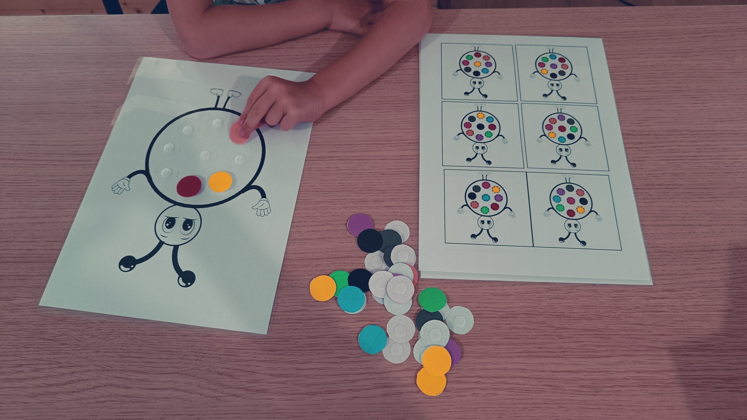 Jeu d'association et de repérage des couleurs au Jardin des Sens